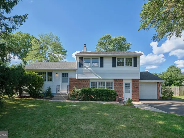 16 Richie Ln, Yardley, PA 19067