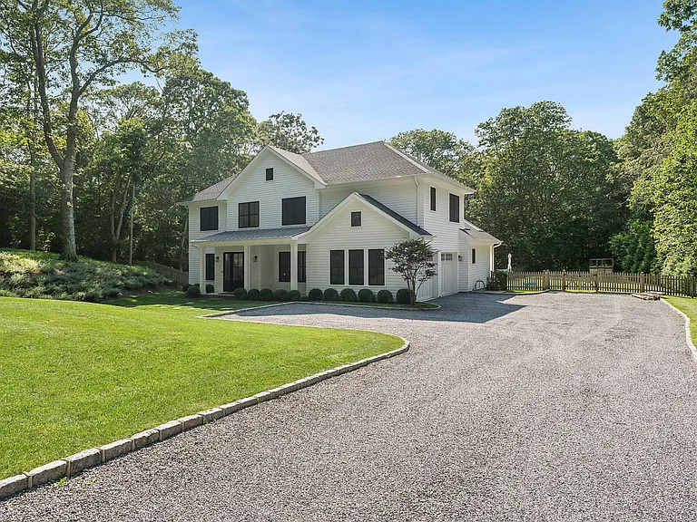 17 White Oak Ln — Photo 2