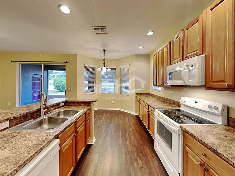 3124 Shady Lily Ln — Photo 4