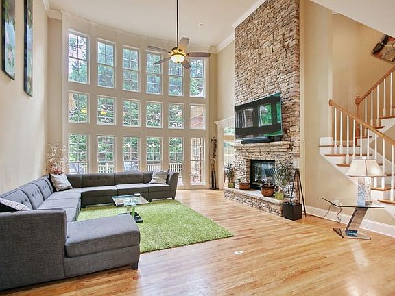 2nd image of 695 Saint Regis Ln