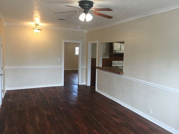 4th image of 806 Avenue D NW