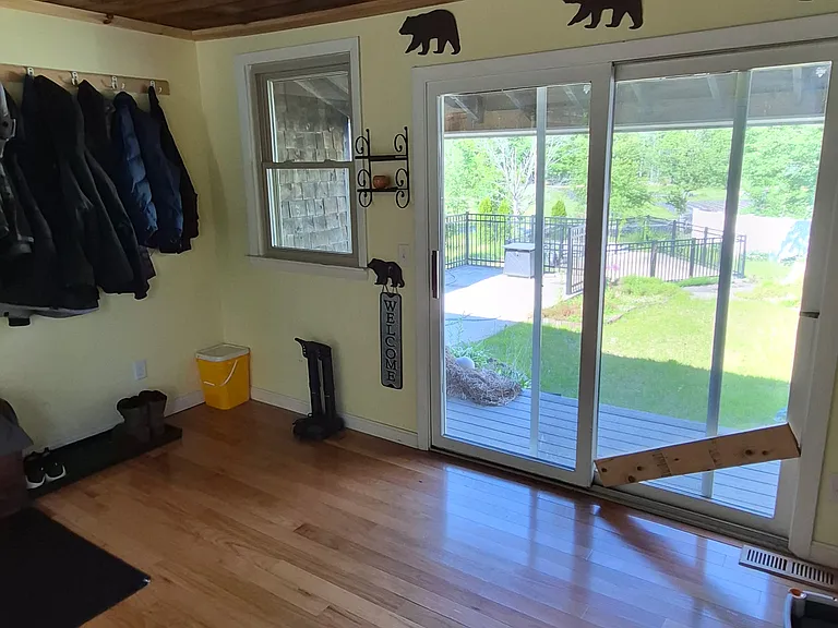 8 Raymond Rd — Photo 7