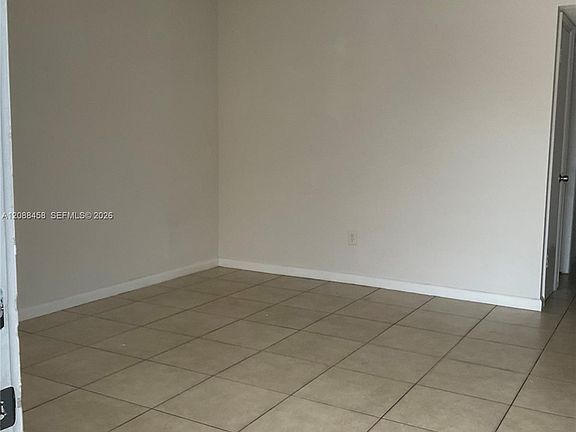 4th image of 5530 SW 36th St #1