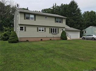 24 Angel Pl, North Haven, CT 06473