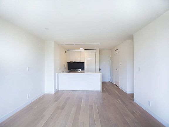 5th image of 301 W 53rd St #*9d