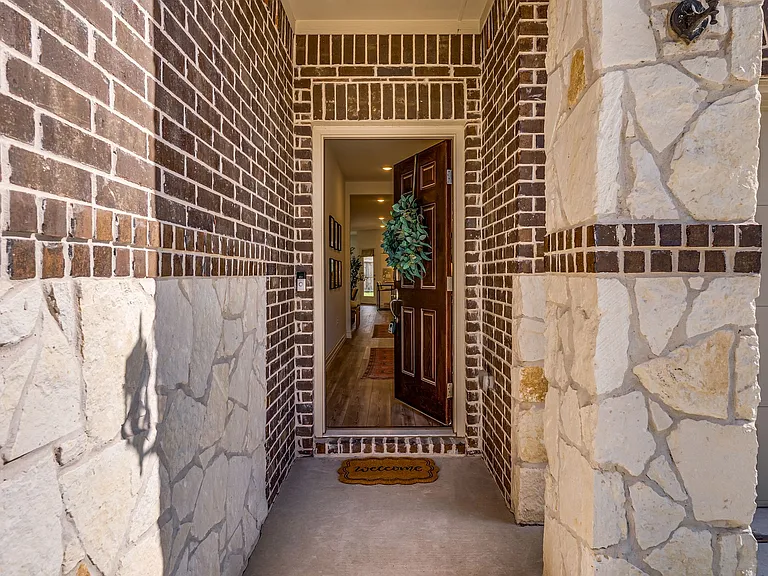 1109 Nathan Ln — Photo 31