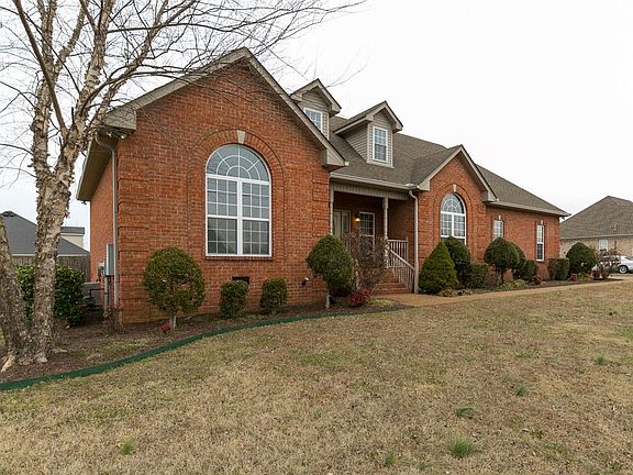 2nd image of 1727 Clover Dr