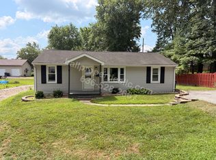 180 South St, Troy, MO 63379