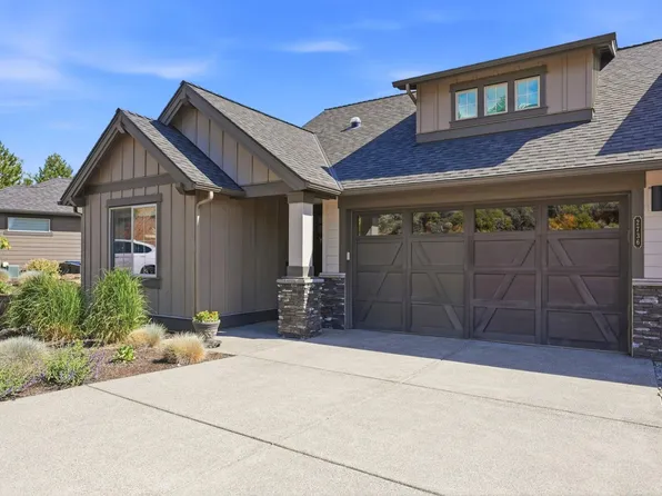 2736 NW Fairway Heights Dr, Bend, OR 97703