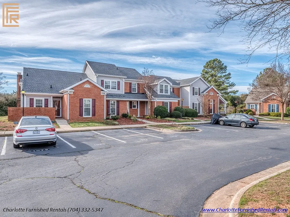 9250 N Vicksburg Park Court — Photo 3