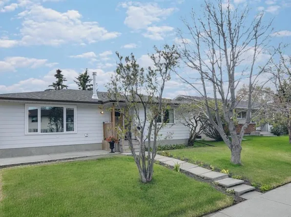 6140 N Dalmarnock Cres NW, Calgary, AB T3A 1H2