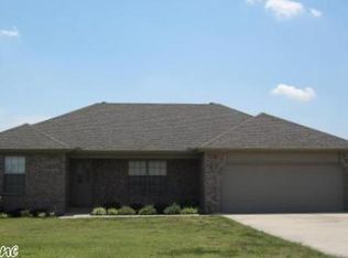 2800 Newcastle Dr, Paragould, AR 72450
