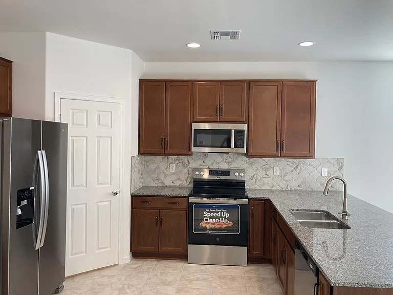 5628 W Roundhouse Rd — Photo 7