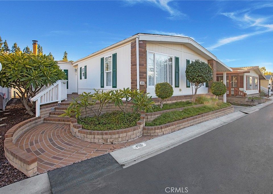 5200 Irvine Blvd