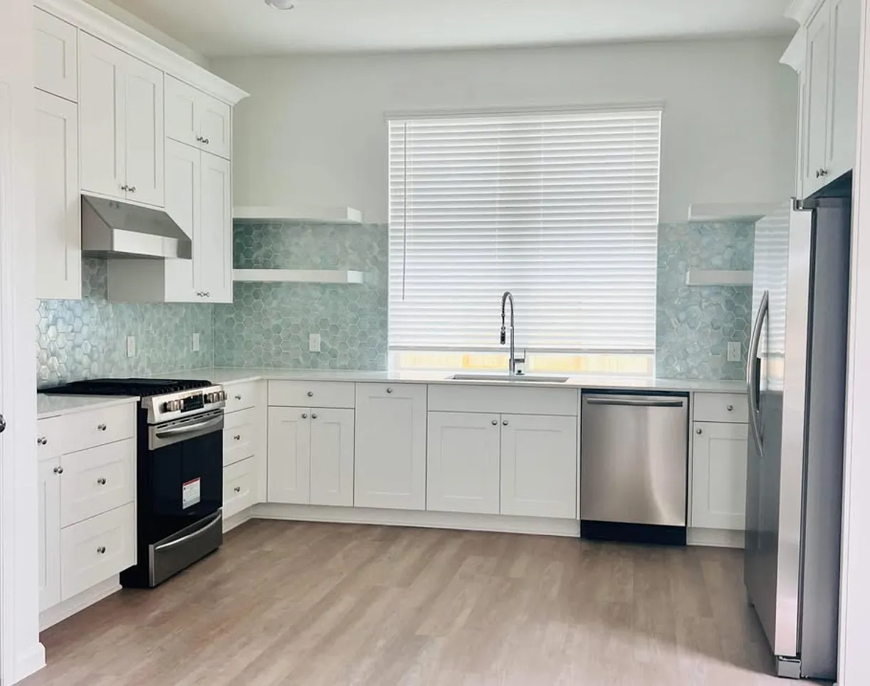 4 bed, 3.5 bath, 2285 sqft, $2,800 — Photo 4