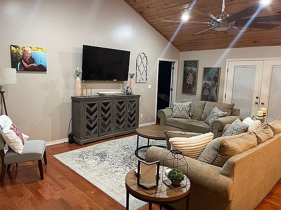 3rd image of 88 Walnut Heights Dr