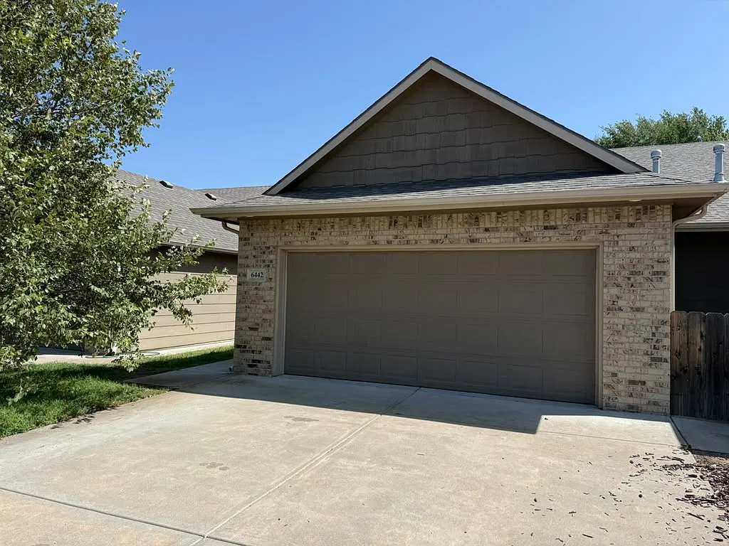 3 bed, 1047 sqft, $1,400 — Photo 1