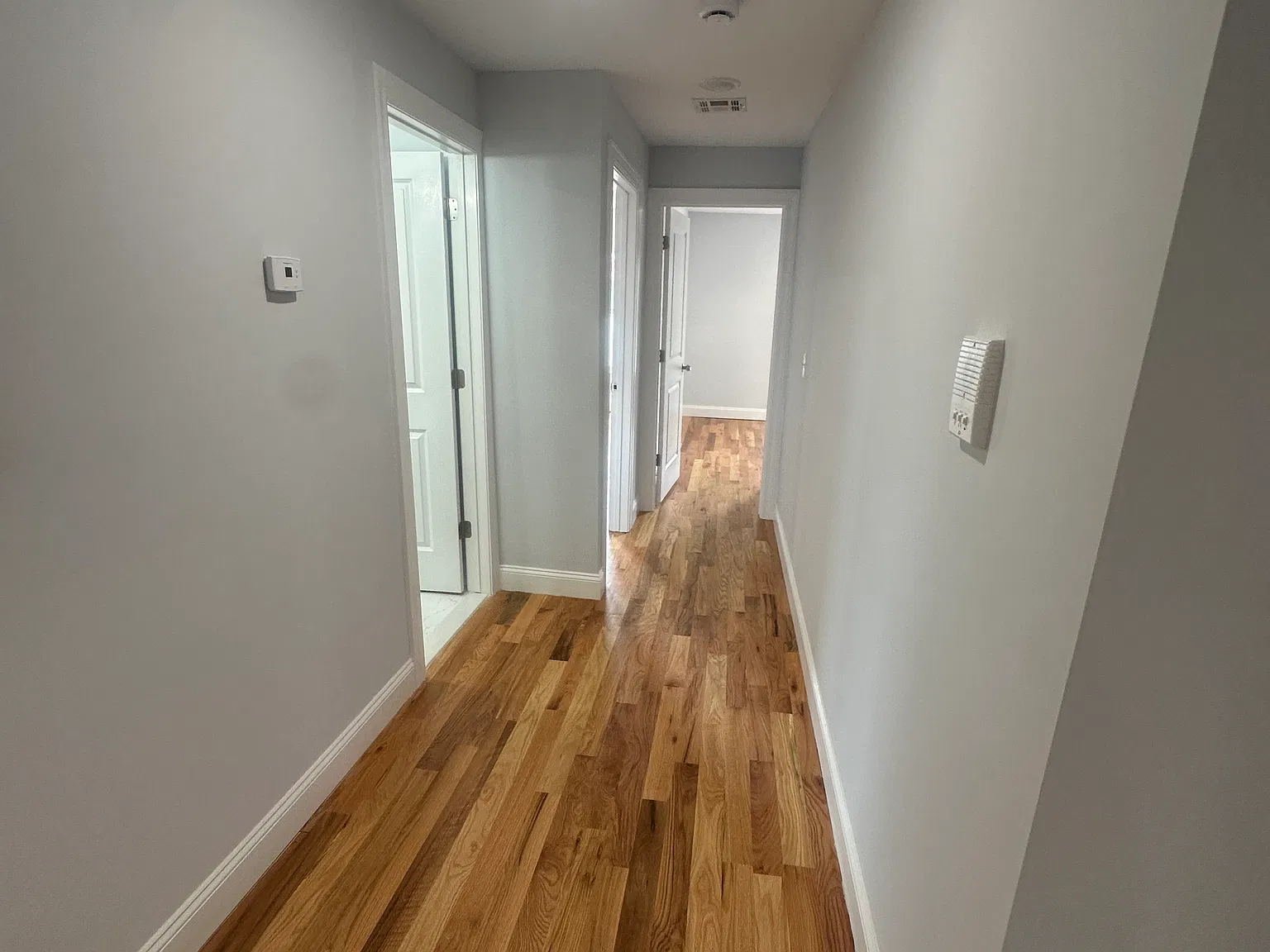 3 bed, 850 sqft, $2,350 — Photo 4