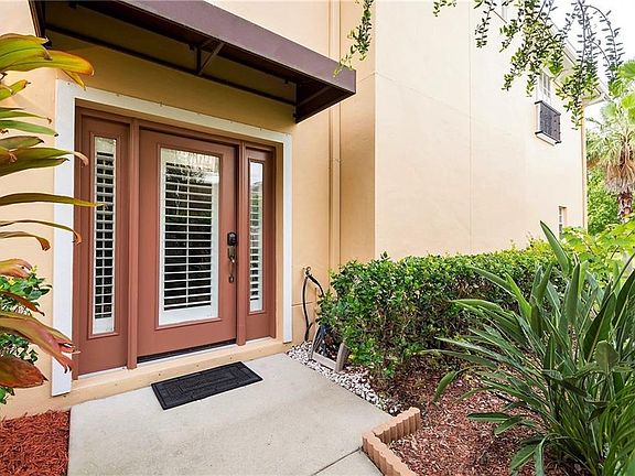 3rd image of 133 Valencia Cir