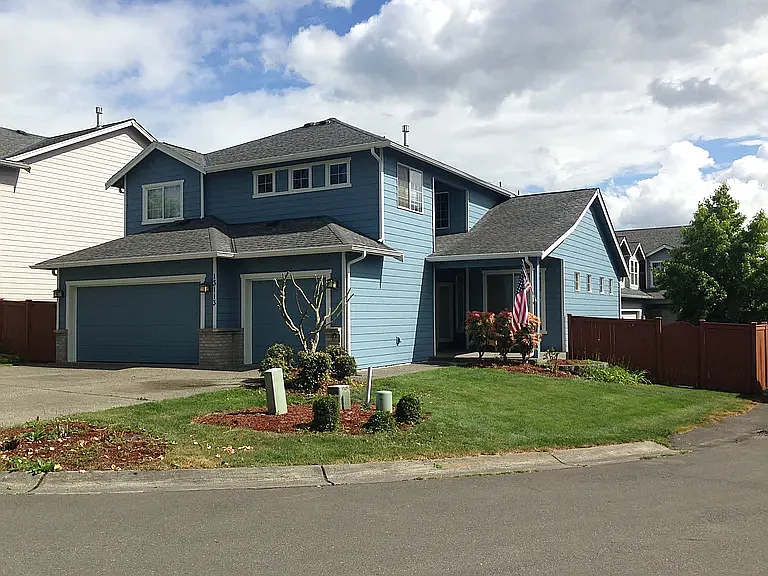 4 bed, 2.5 bath, 2656 sqft, $5,200 — Photo 2
