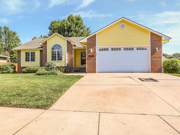 3012 Meadowood Cir, Manhattan, KS 66502