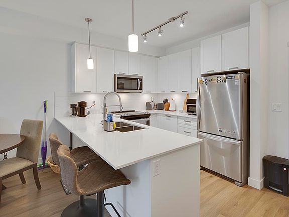 5th image of 22562 121st Ave #101
