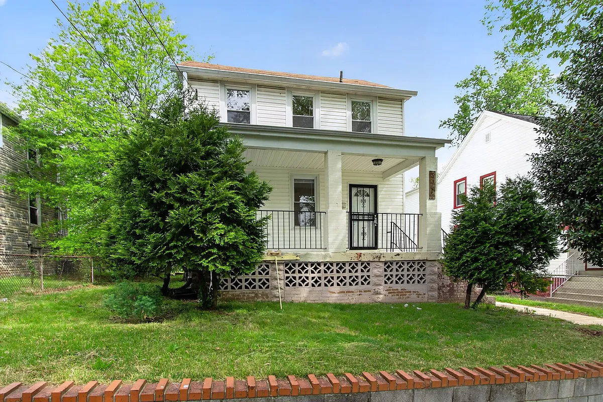 Building Photo - 3046 Monroe St NE