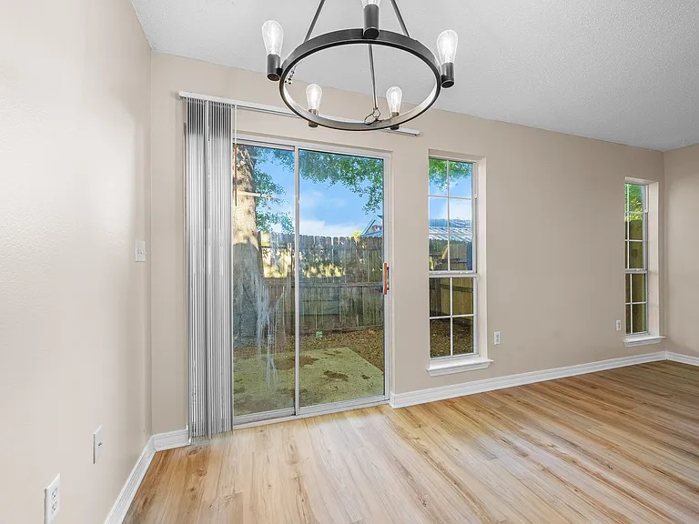 648 Virginia Oak Ct — Photo 19