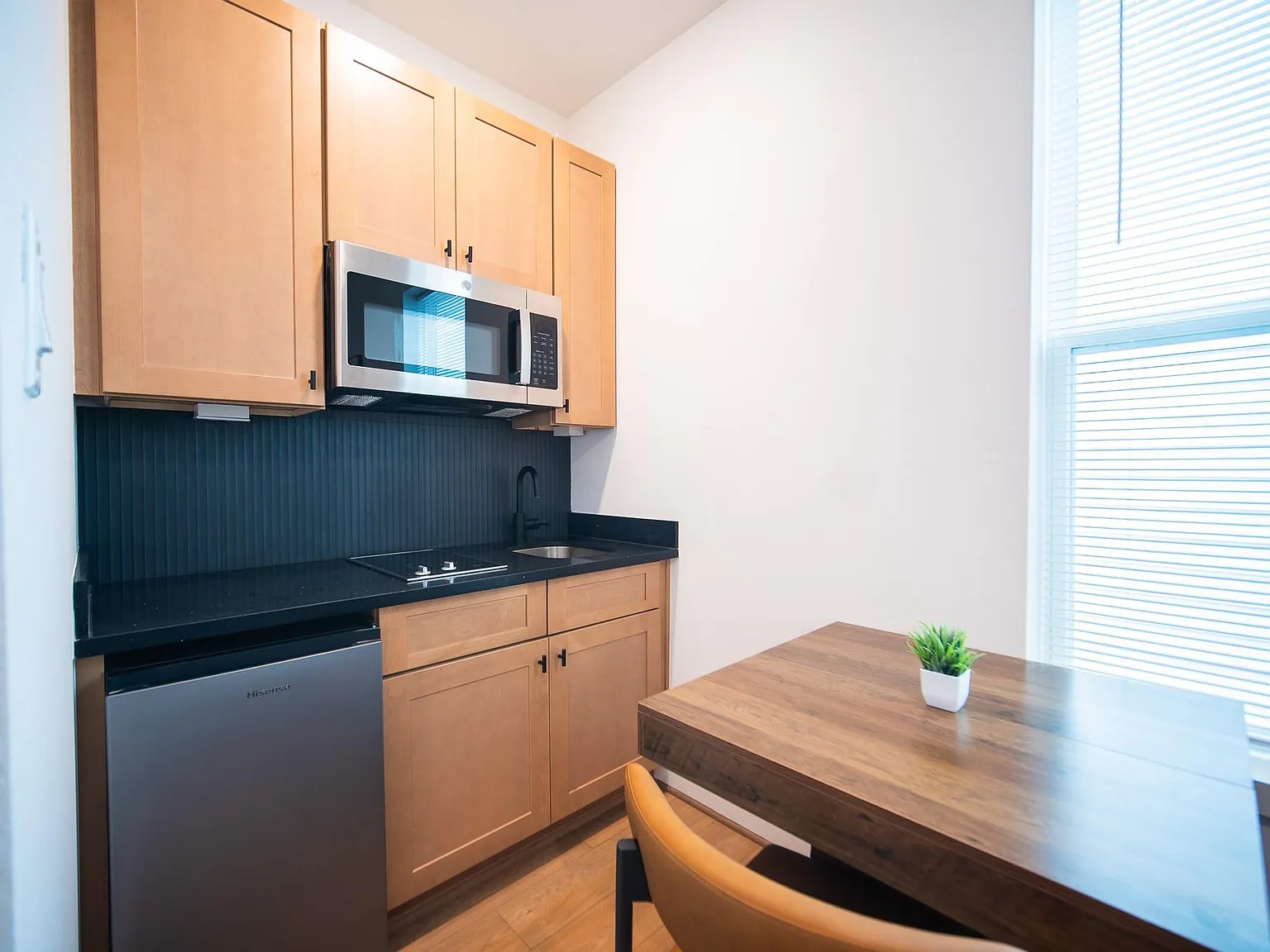 1 bed, 1.0 bath, 550 sqft, $1,350 — Photo 4