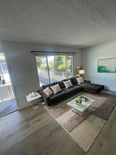 18216 Kingsdale Ave Photo 1