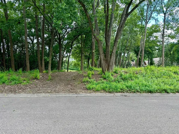 6625 Londonderry Dr, Edina, MN 55436