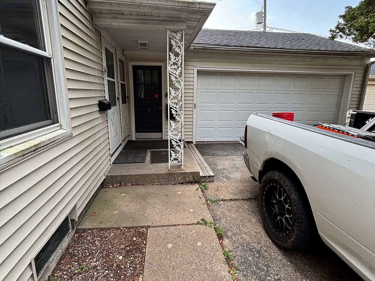 2 bed, $1,250 — Photo 2