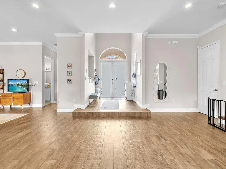 3545 Forest View Cir — Photo 30