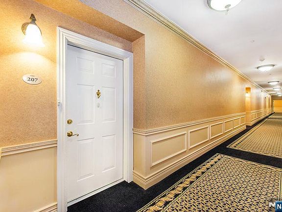 2nd image of 100 Ridgewood Rd APT 207