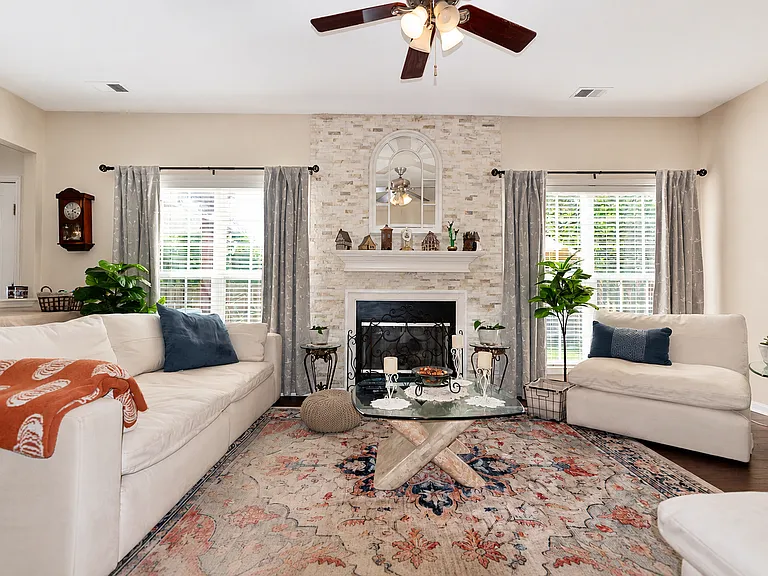 15700 Beckley Hills Dr — Photo 5