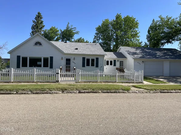 203 Central, Crosby, ND 58730
