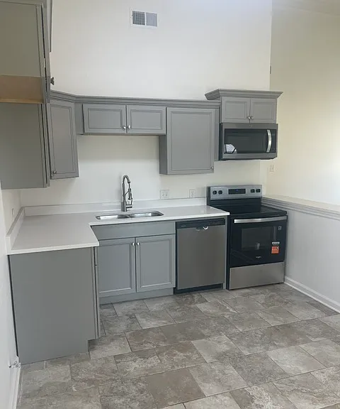 37430 W Hillside Dr — Photo 2