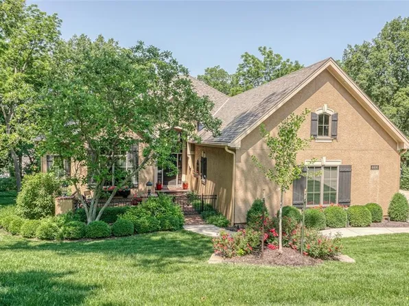 4406 N Mulberry Dr, Kansas City, MO 64116