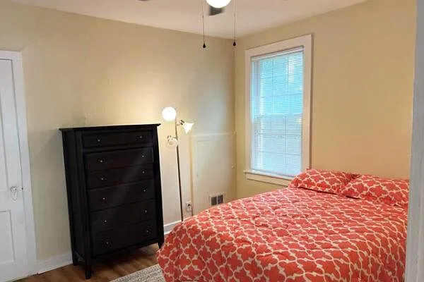 1009 Madison St #2 — Photo 9