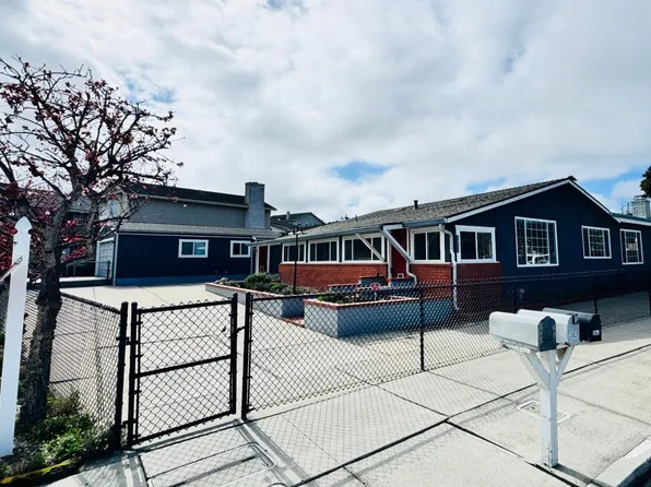 3060 Redwood Dr, Marina, CA 93933