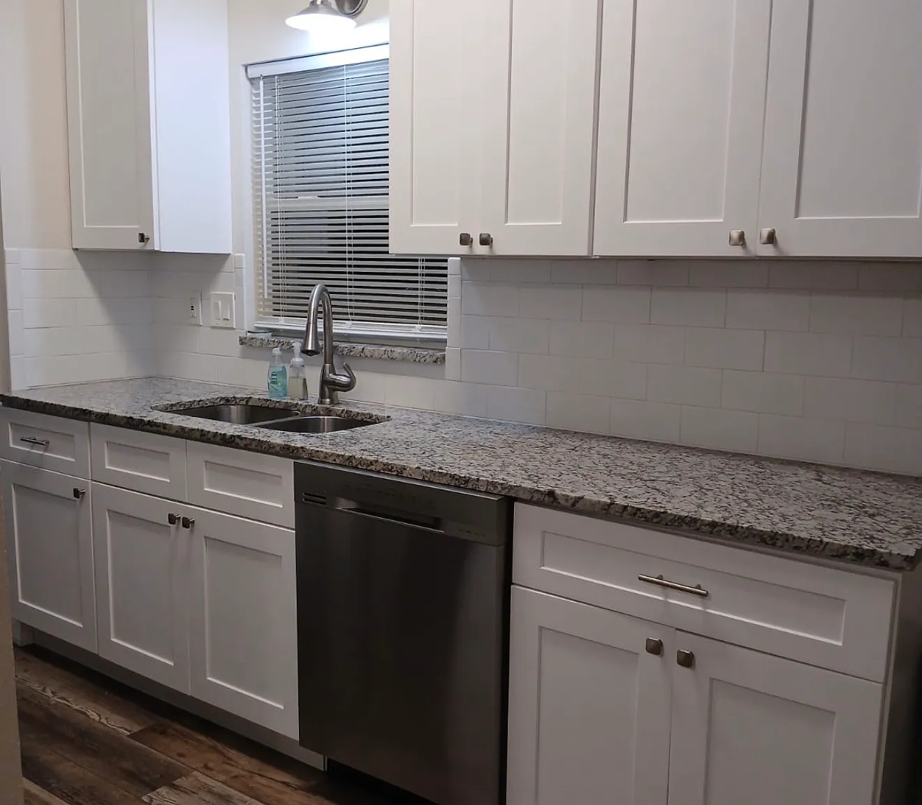 2 bed, 720 sqft, $1,600 — Photo 3