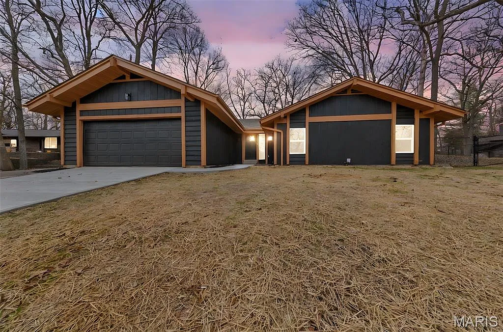 3143 La Baron Ln photo 1