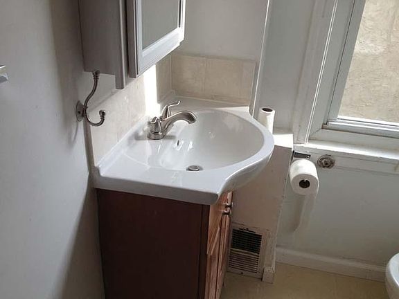 4th image of 350 N 42nd St