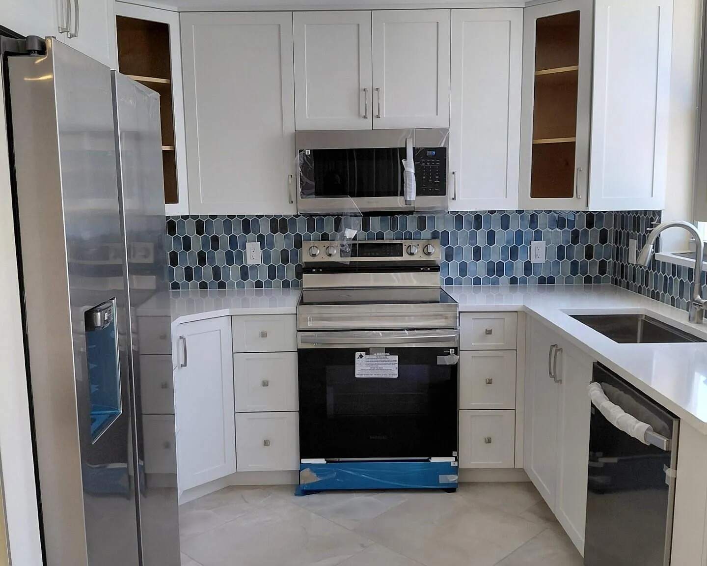 Pompano Aegean — Photo 2