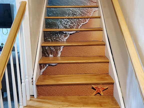 staircase to 2nd floor