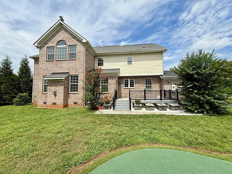 1009 Providence Forest Dr — Photo 1