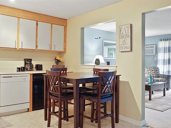 5th image of 3 New Haven Dr APT 303