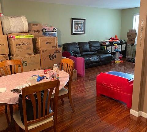 5th image of 85 Elmwood Park Dr