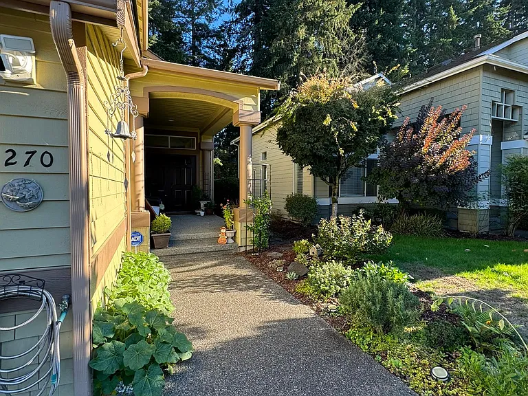 4270 258th Ave SE — Photo 2