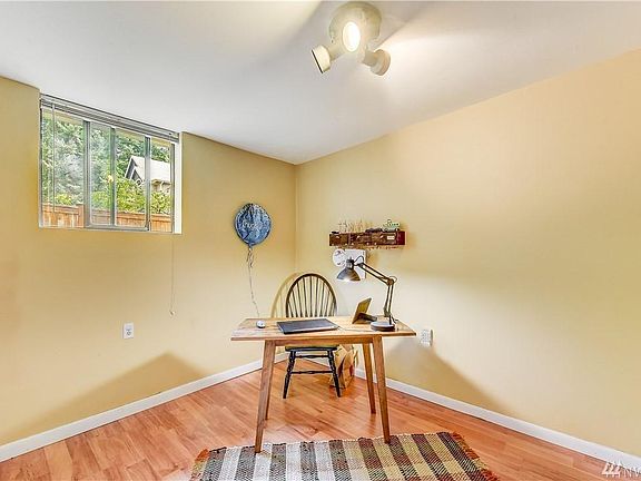 3rd image of 10213 124th Ave NE